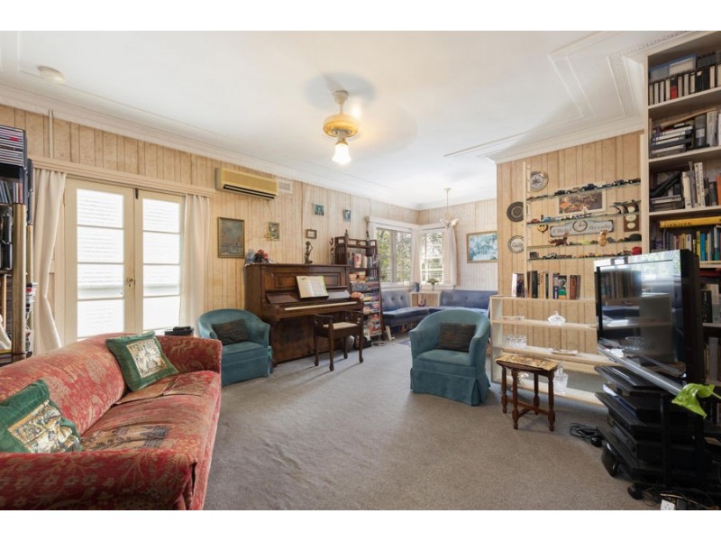 14 Kanumbra Street, Coorparoo QLD 4151
