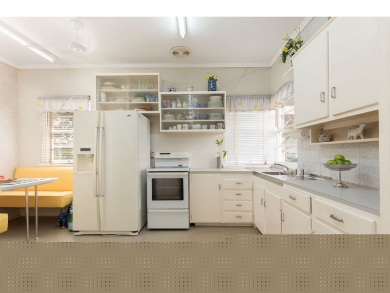 14 Kanumbra Street, Coorparoo QLD 4151