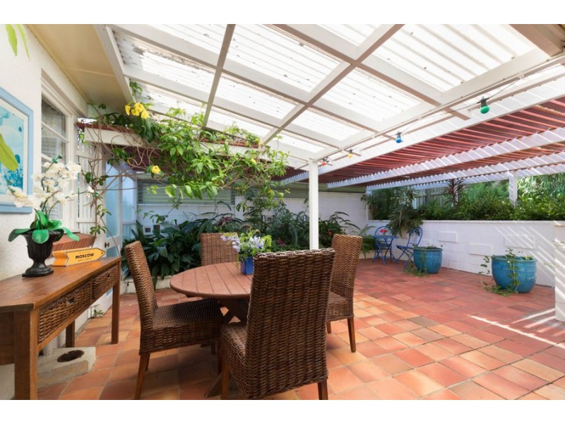 14 Kanumbra Street, Coorparoo QLD 4151