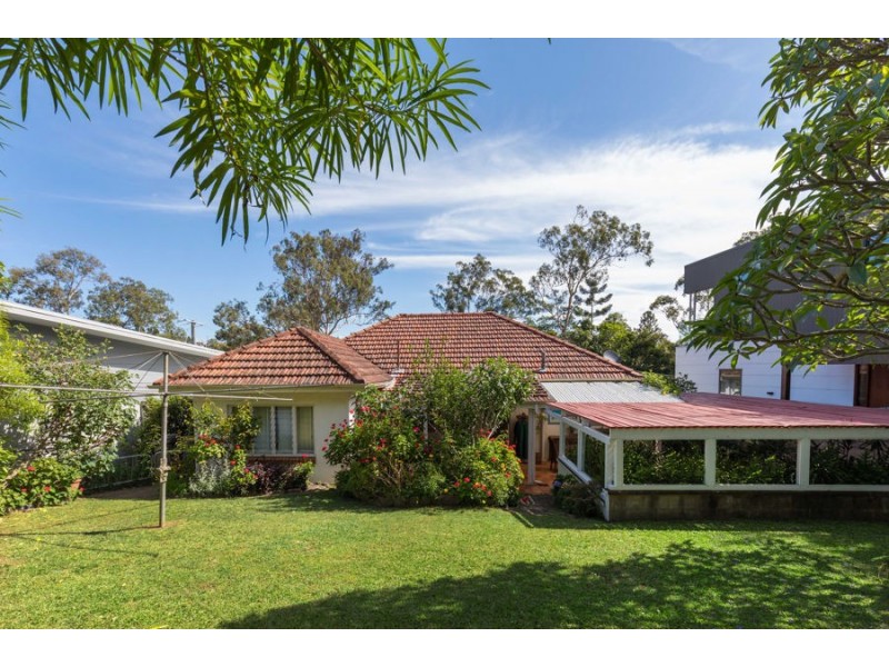 14 Kanumbra Street, Coorparoo QLD 4151