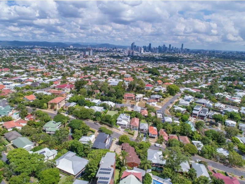 21 Barradine St, Greenslopes QLD 4120