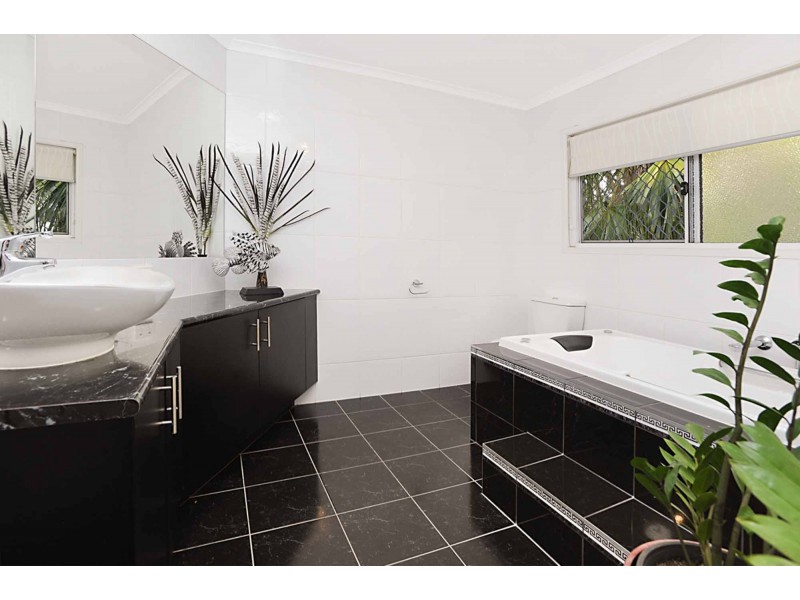 28 Coolmunda Street, Mansfield QLD 4122