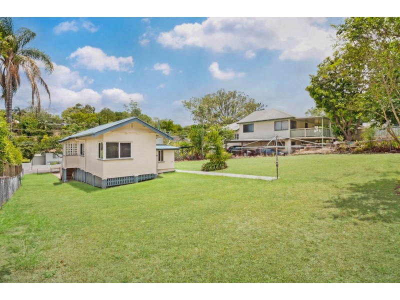 381 Ferguson Rd, Seven Hills QLD 4170