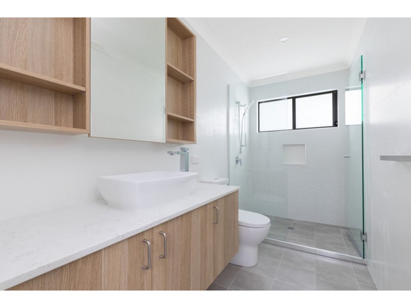 2/73 Railway Parade, Norman Park QLD 4170