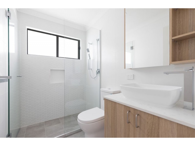 2/73 Railway Parade, Norman Park QLD 4170