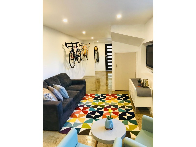 33 Muir St, Cannon Hill QLD 4170