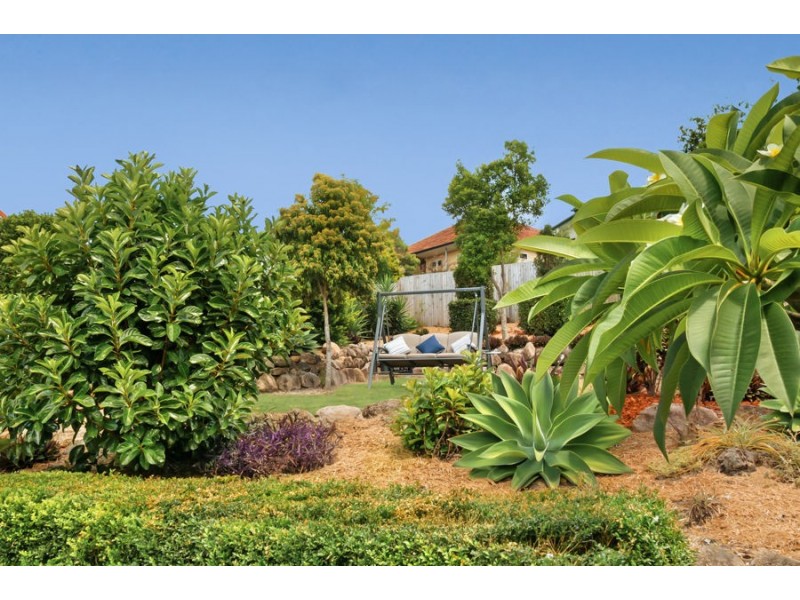 72 Abbotsleigh St, Holland Park QLD 4121