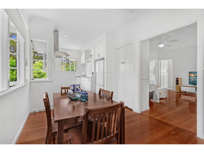 72 Abbotsleigh St, Holland Park QLD 4121