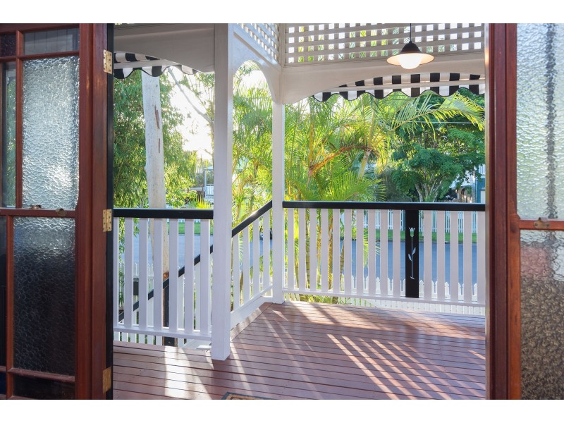 15 Raymond Street, Shorncliffe QLD 4017