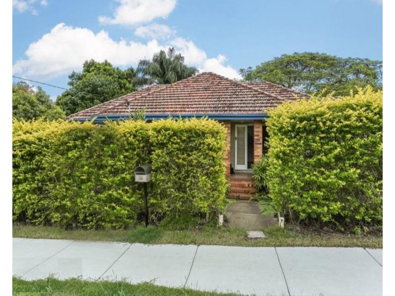 35 Galsworthy St, Holland Park West QLD 4121