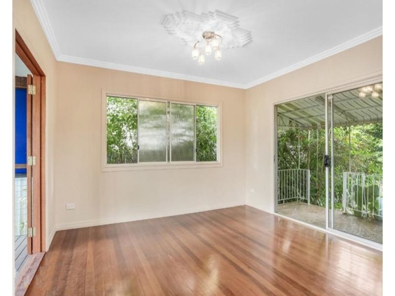 35 Galsworthy St, Holland Park West QLD 4121