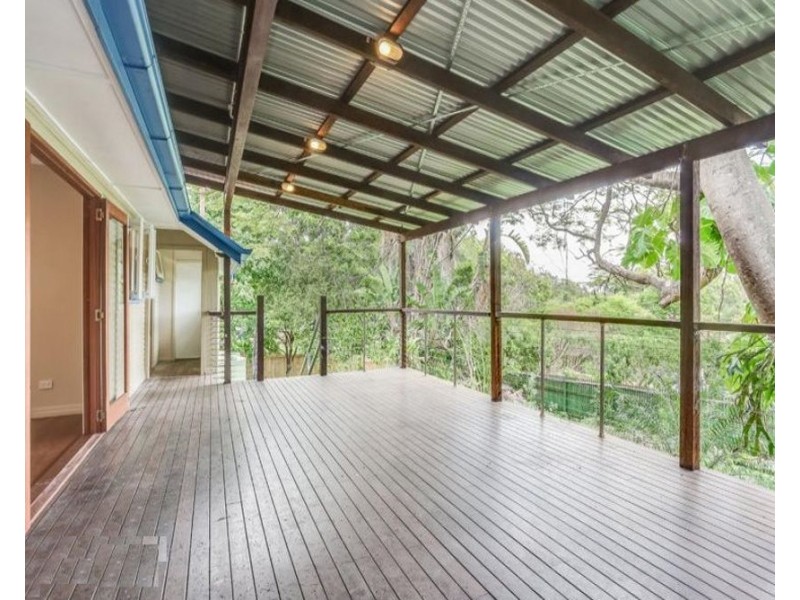 35 Galsworthy St, Holland Park West QLD 4121