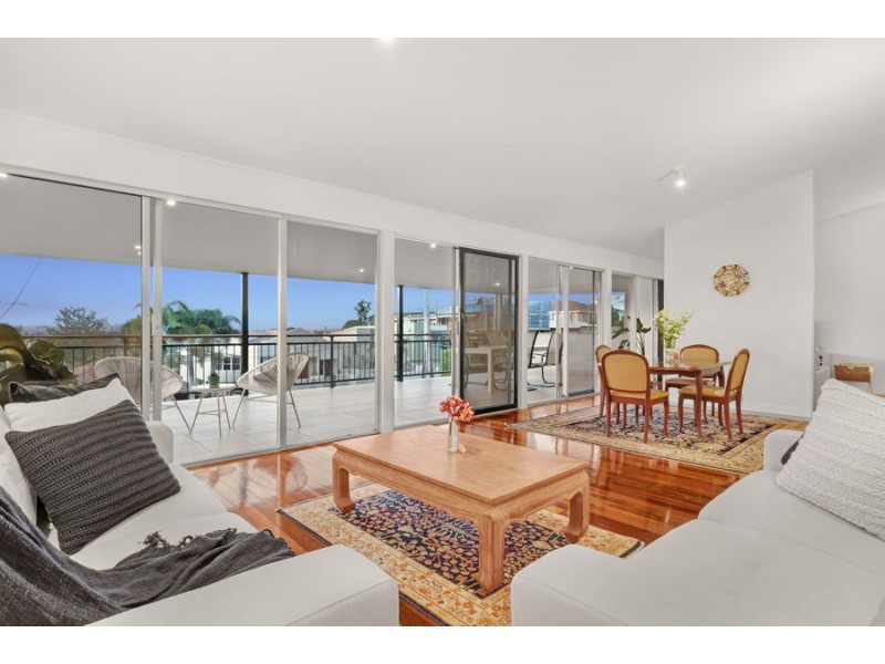 9 Kneale Street, Holland Park West QLD 4121