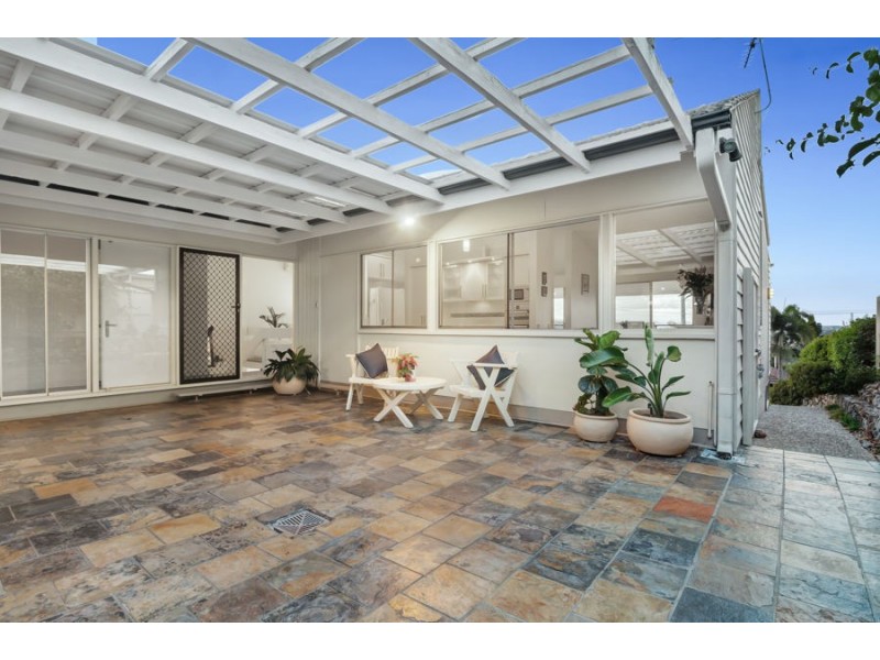 9 Kneale Street, Holland Park West QLD 4121