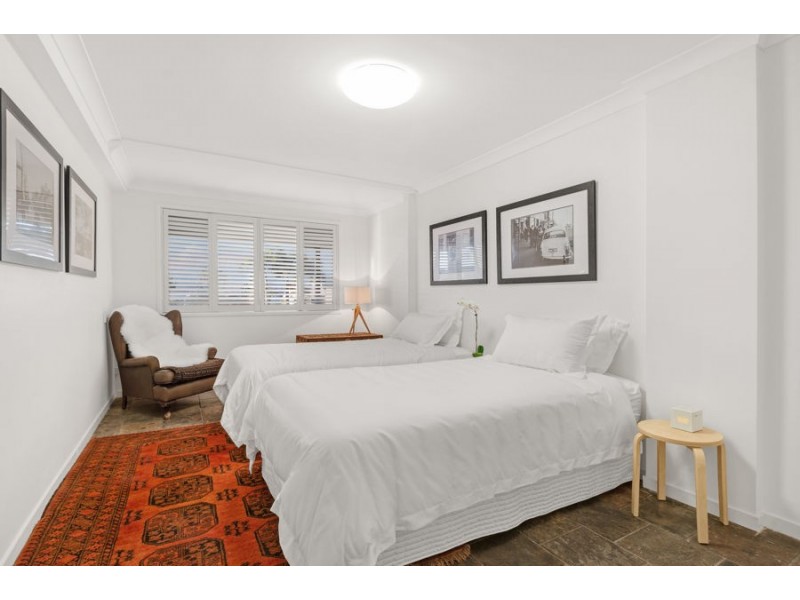 9 Kneale Street, Holland Park West QLD 4121