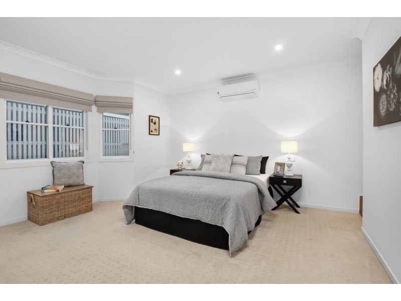 23 Lockyer Street, Camp Hill QLD 4152