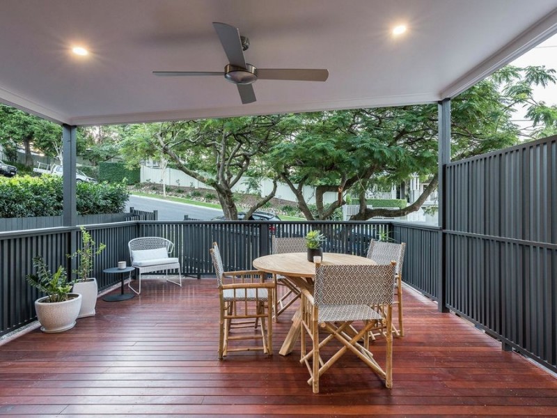 1/21 Barradine St, Greenslopes QLD 4120