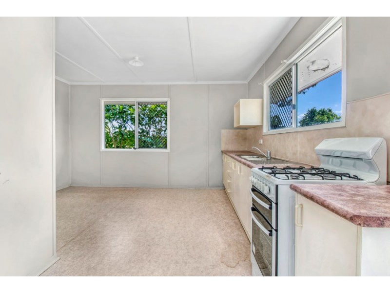 4 Trochus Street, Mansfield QLD 4122