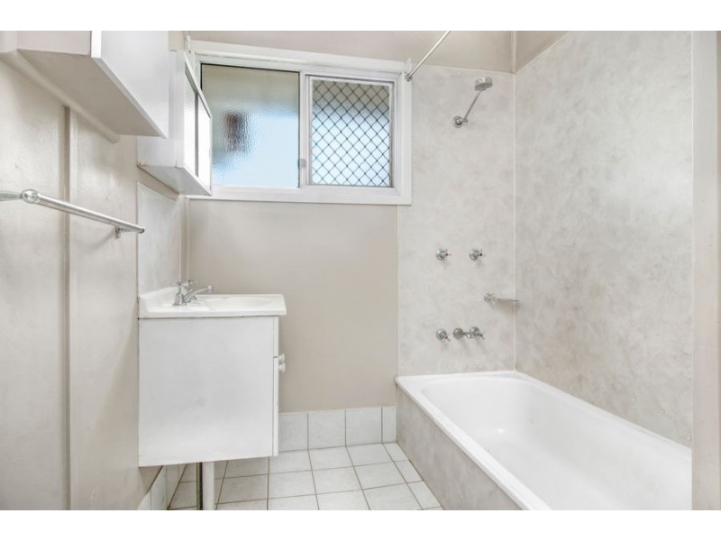 4 Trochus Street, Mansfield QLD 4122