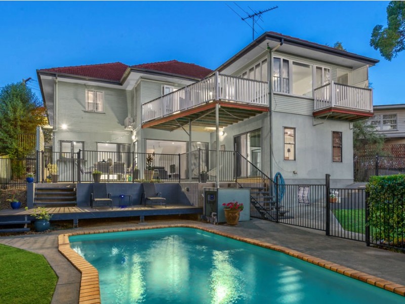 17 Gill Street, Holland Park QLD 4121