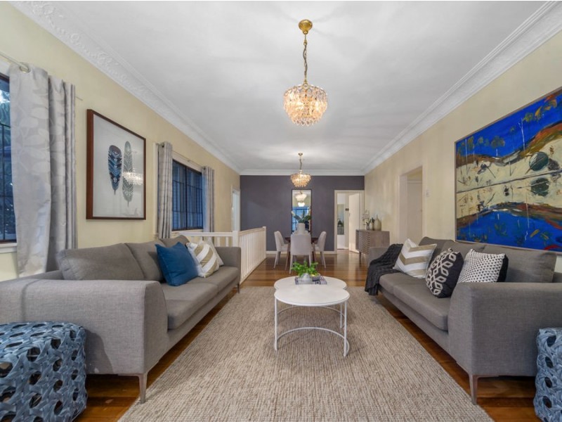 17 Gill Street, Holland Park QLD 4121