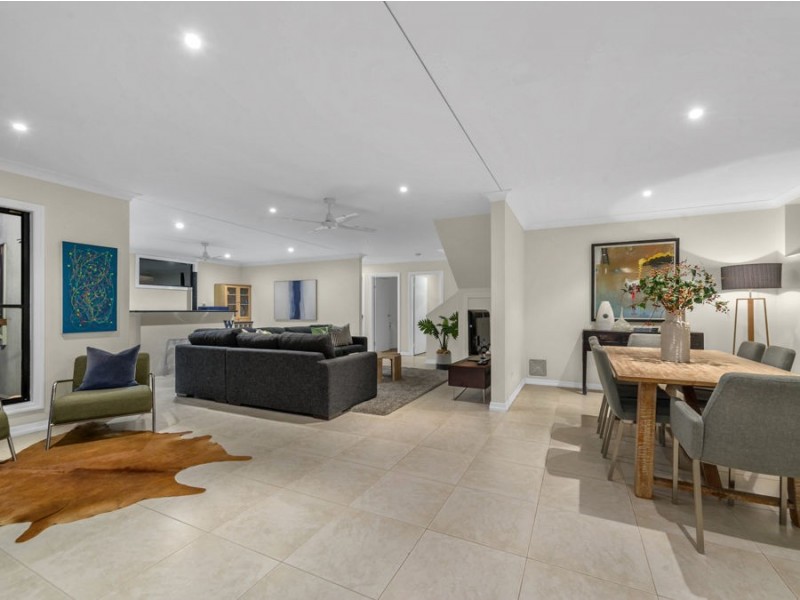 17 Gill Street, Holland Park QLD 4121