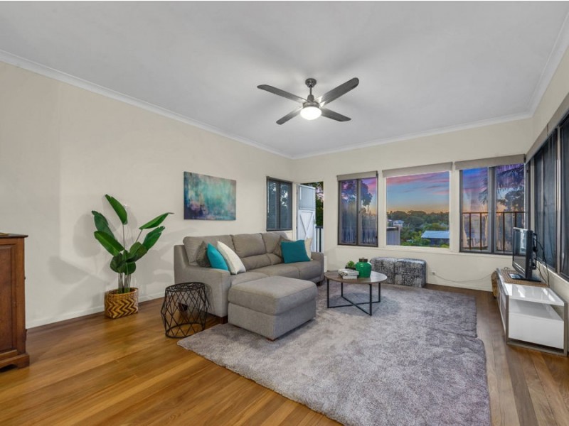 17 Gill Street, Holland Park QLD 4121