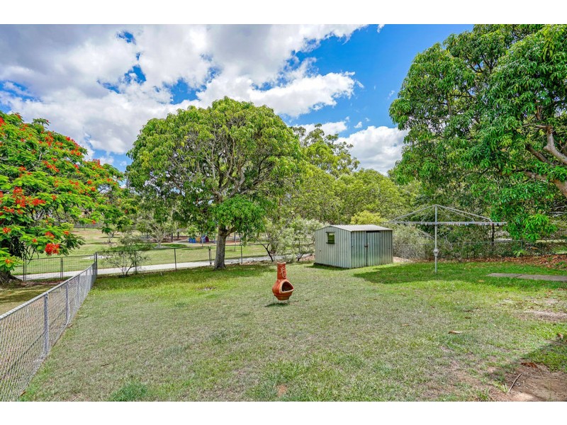 11 Dobbie Street, Holland Park QLD 4121