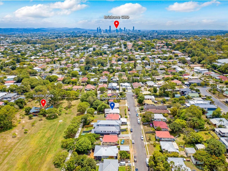 11 Dobbie Street, Holland Park QLD 4121