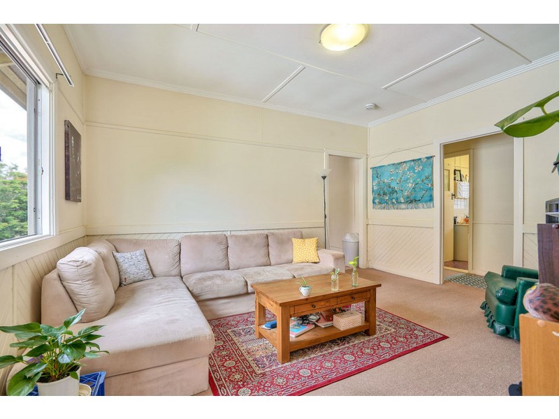 11 Dobbie Street, Holland Park QLD 4121