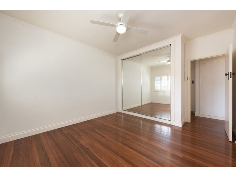 69 Arrol Street, Camp Hill QLD 4152