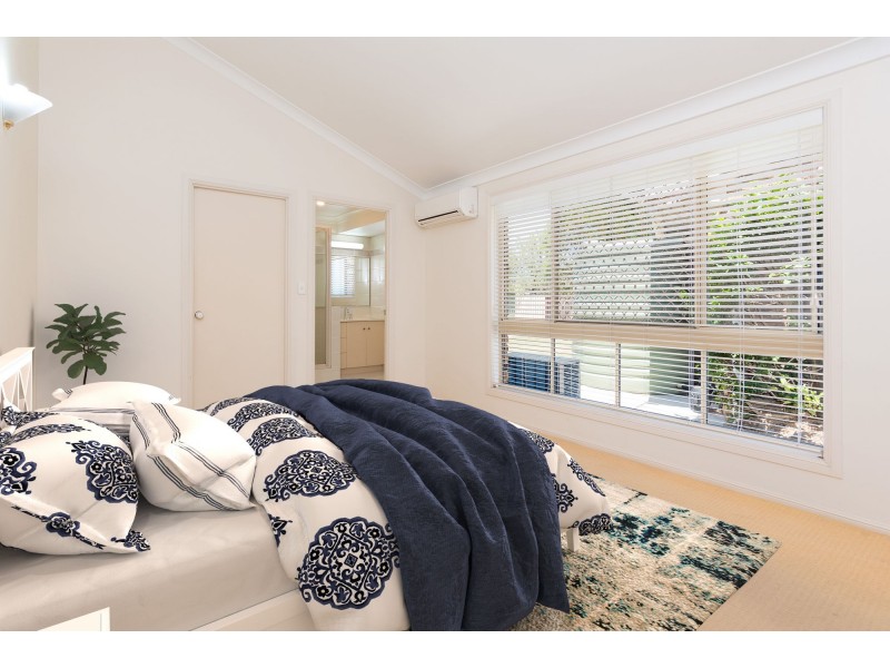 12 Salm Court, Carindale QLD 4152