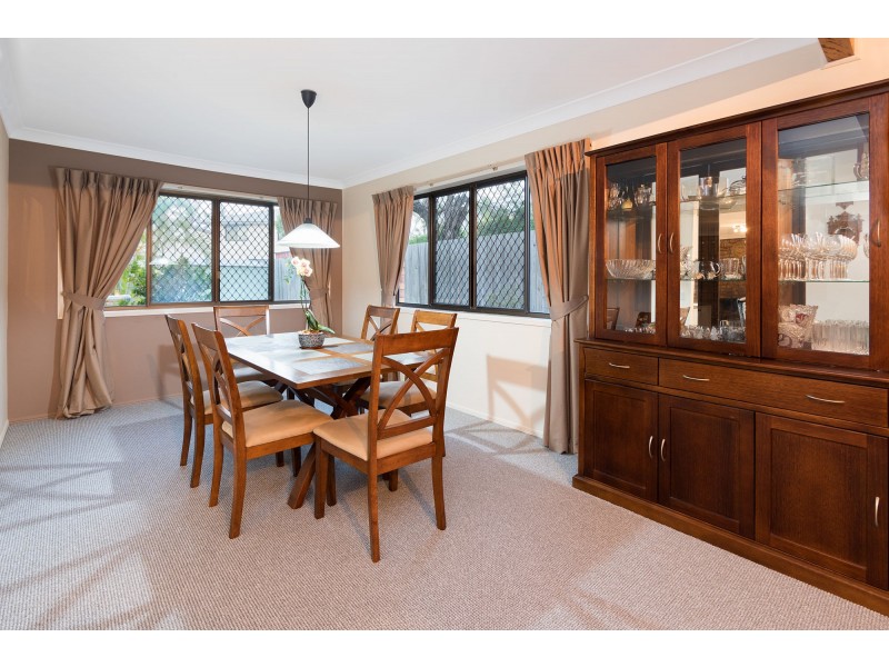 4 Kuhler Court, Carindale QLD 4152