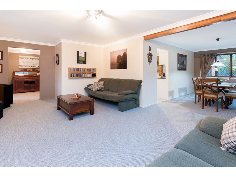 4 Kuhler Court, Carindale QLD 4152