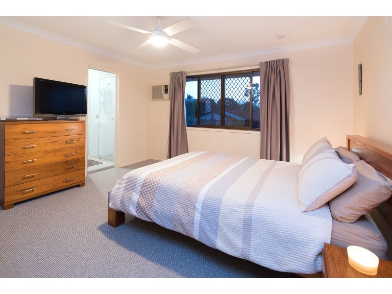 4 Kuhler Court, Carindale QLD 4152