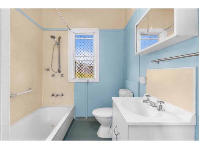 104 Porteus Drive, Seven Hills QLD 4170