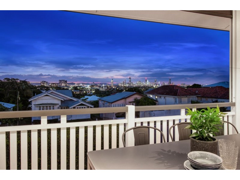 82 Carranya Street, Camp Hill QLD 4152