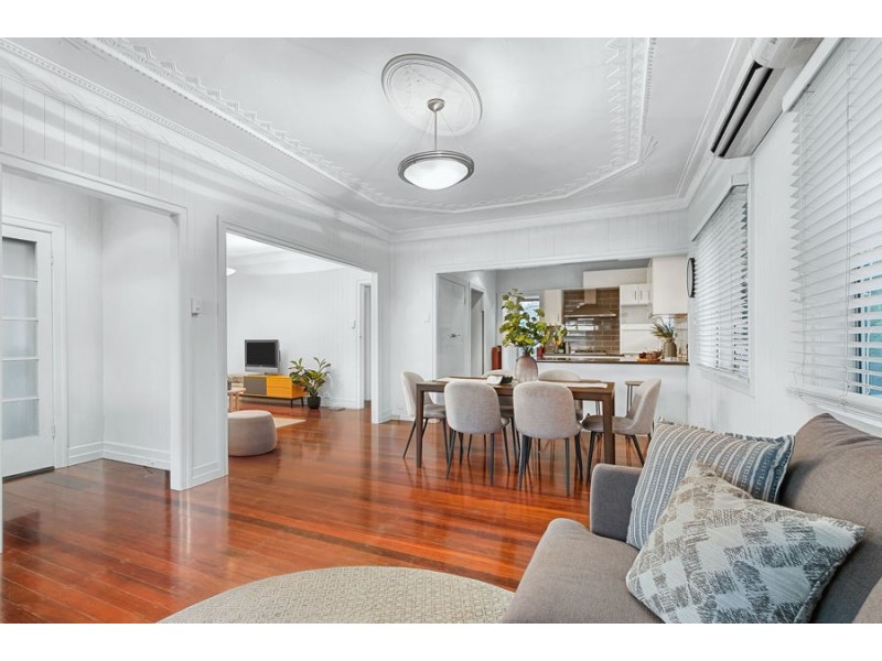 82 Carranya Street, Camp Hill QLD 4152