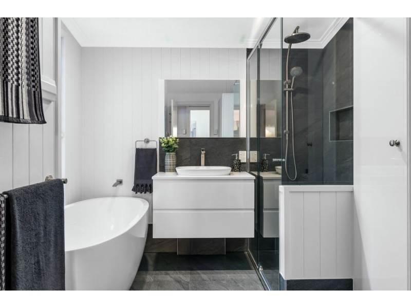 82 Carranya Street, Camp Hill QLD 4152