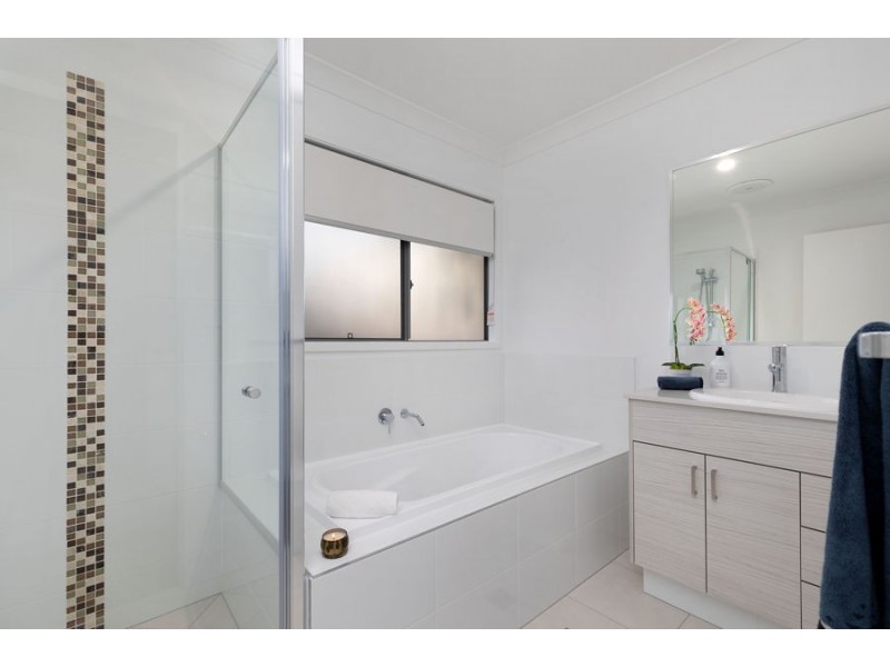 15 Orana Street, Carina QLD 4152