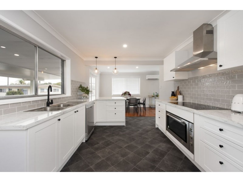 6 Kenrose Street, Carina QLD 4152