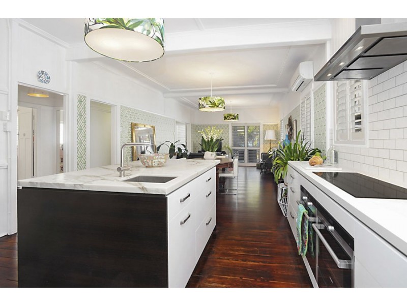 8 Goring Street, Coorparoo QLD 4151