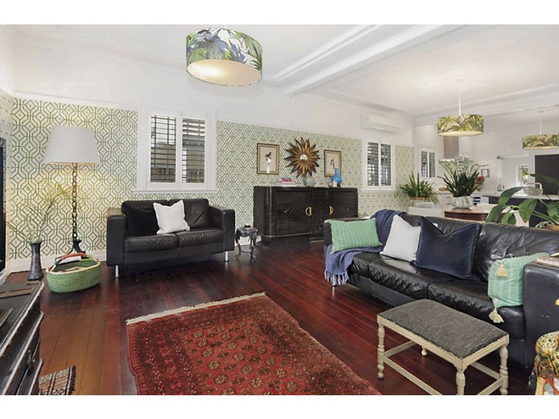 8 Goring Street, Coorparoo QLD 4151