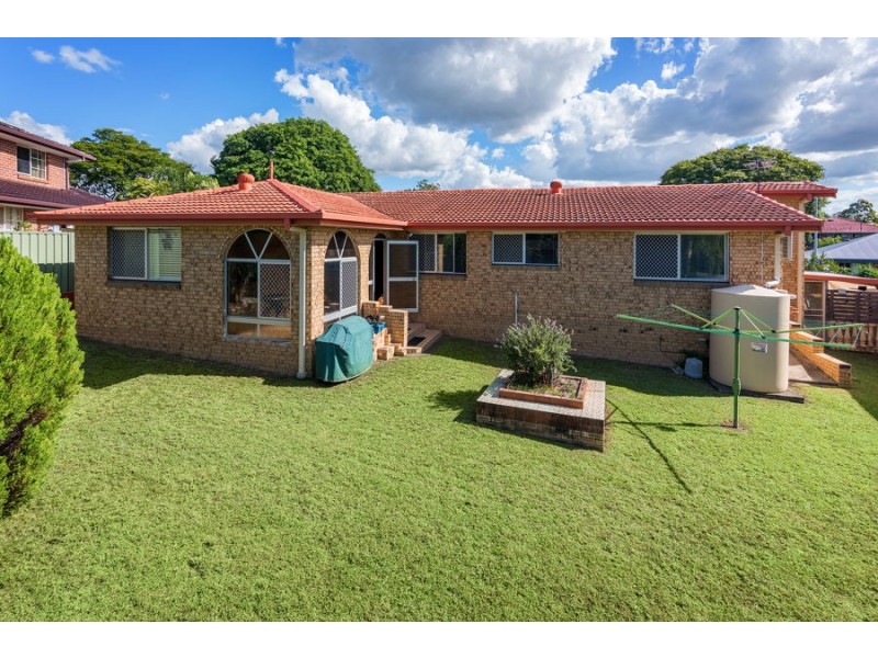 10 Edred Street, Carindale QLD 4152