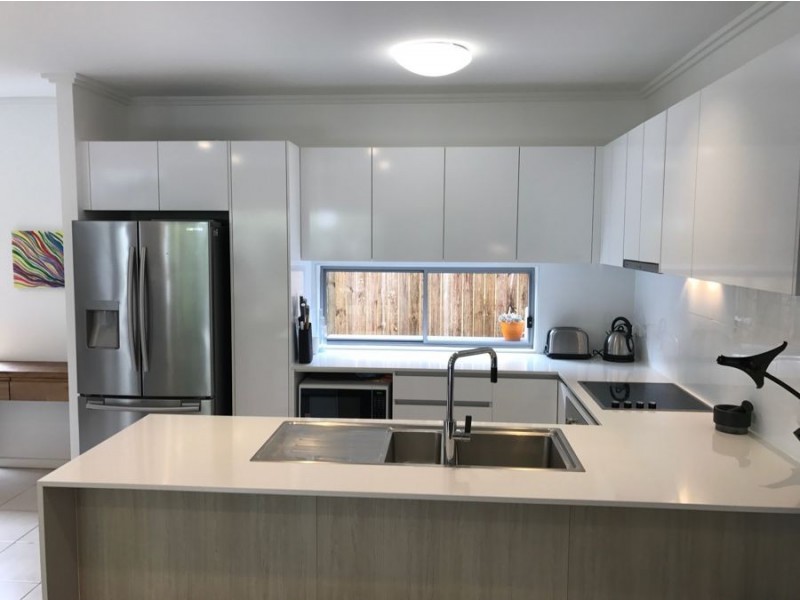 2/40 Arnold st, Holland Park QLD 4121