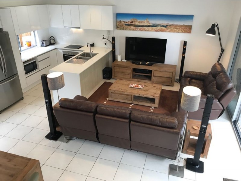 2/40 Arnold st, Holland Park QLD 4121