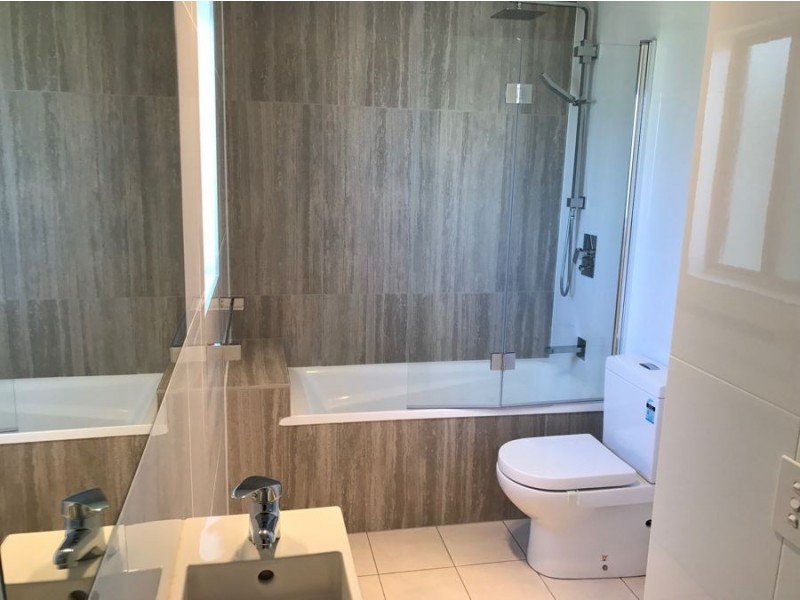 2/40 Arnold st, Holland Park QLD 4121