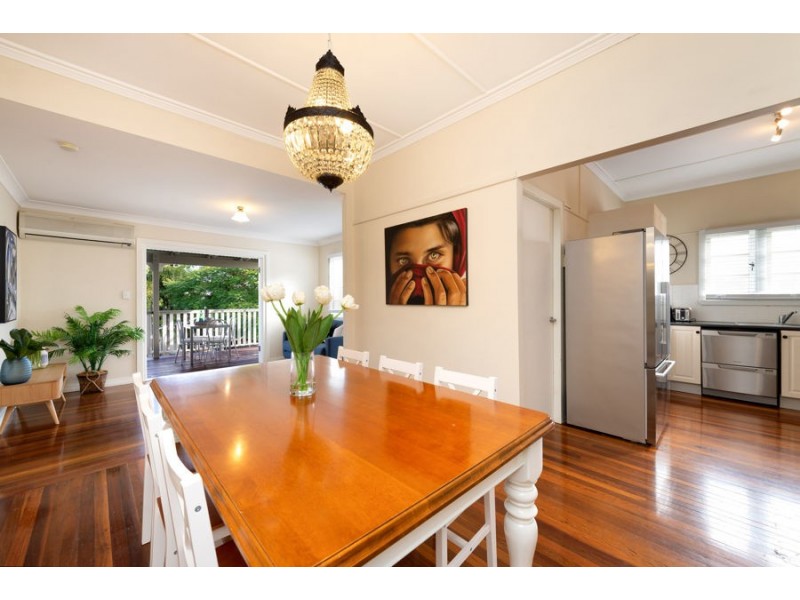 137 Watson Street, Camp Hill QLD 4152