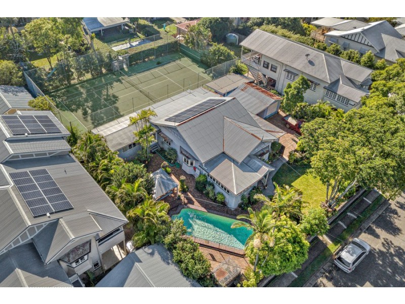 24 Murton Ave, Holland Park QLD 4121