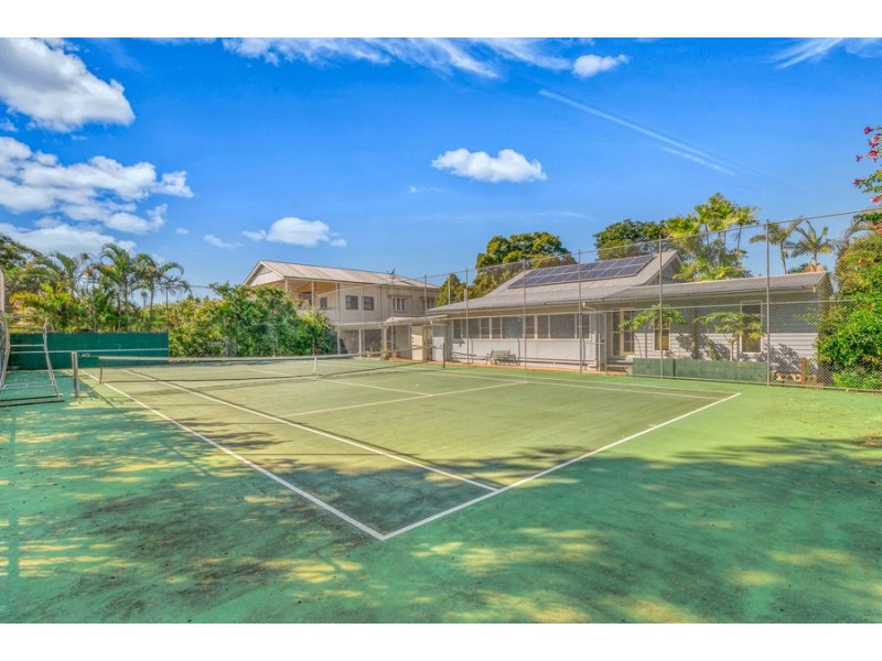 24 Murton Ave, Holland Park QLD 4121